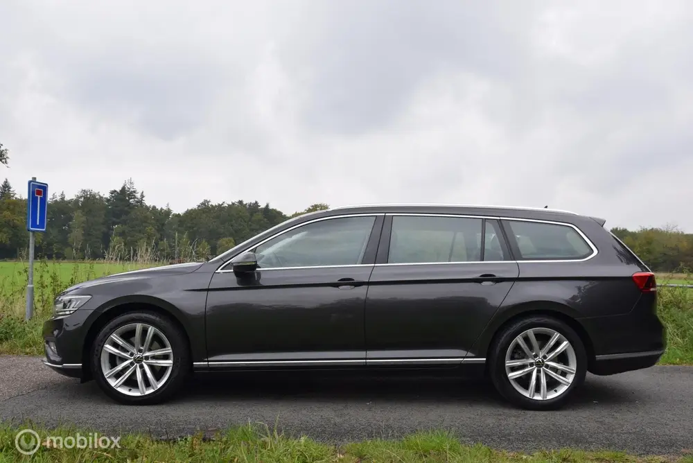 Volkswagen Passat Variant 1.5 TSI 150pk Elegance business 18 uit 2022, foto 3