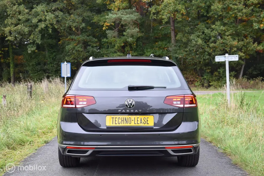 Volkswagen Passat Variant 1.5 TSI 150pk Elegance business 18 uit 2022, foto 5