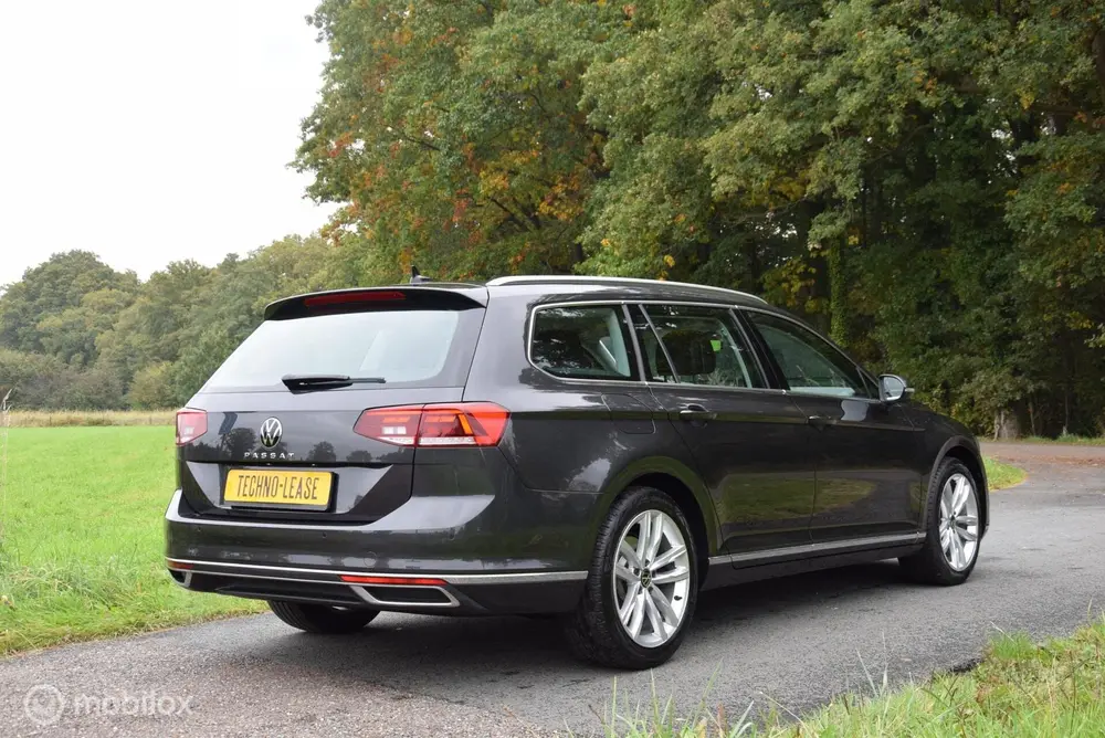 Volkswagen Passat Variant 1.5 TSI 150pk Elegance business 18 uit 2022, foto 6