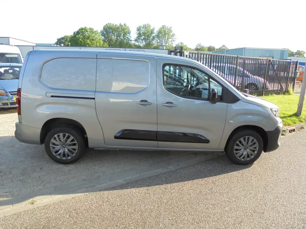 Peugeot Partner 1.5 BlueHDi 130 S&S L2 Dubbele schuifdeur uit 2024, foto 3
