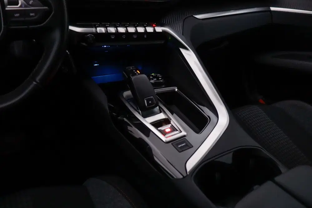 Peugeot 3008 1.2T Aut. ALLURE CAMERA uit 2019, foto 18