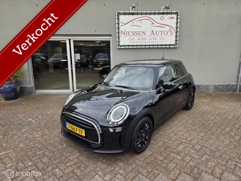 Mini Cooper 1.5 Cooper Classic Camera uit 2023