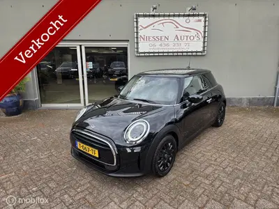 Mini Cooper 1.5 Cooper Classic Camera uit 2023