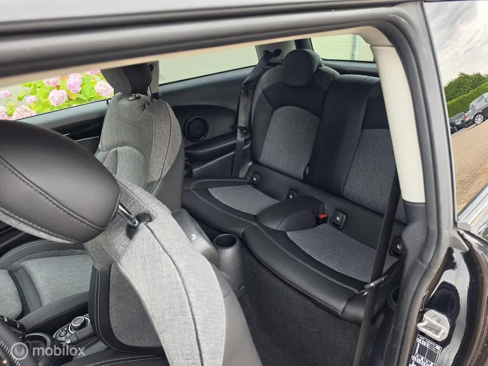 Mini Cooper 1.5 Cooper Classic Camera uit 2023, foto 10