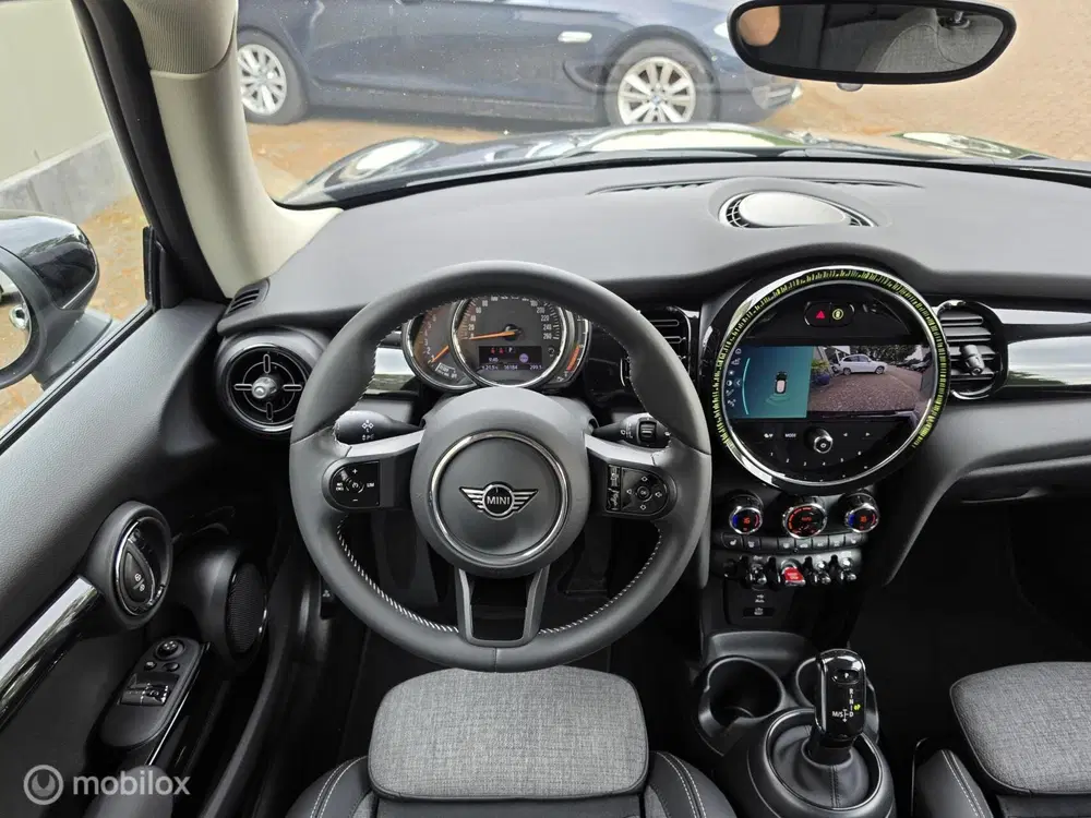 Mini Cooper 1.5 Cooper Classic Camera uit 2023, foto 11