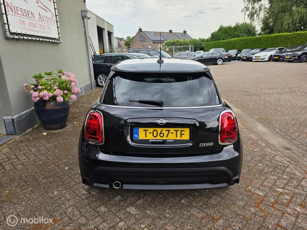 Mini Cooper 1.5 Cooper Classic Camera uit 2023, foto 14
