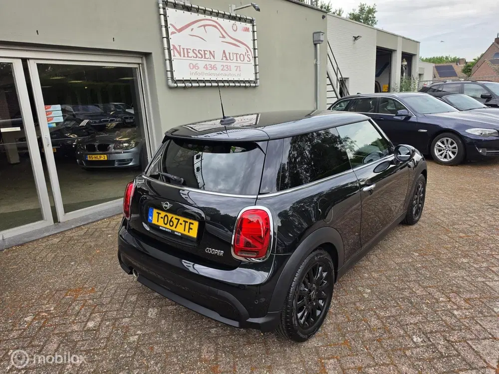 Mini Cooper 1.5 Cooper Classic Camera uit 2023, foto 15