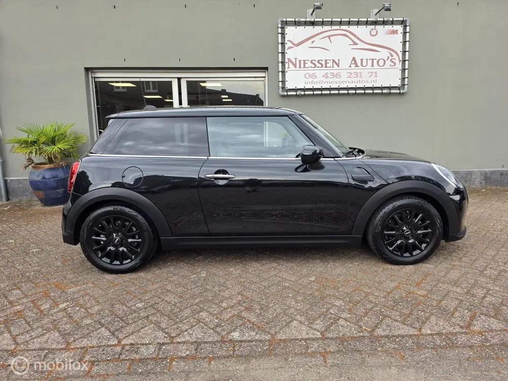 Mini Cooper 1.5 Cooper Classic Camera uit 2023, foto 17