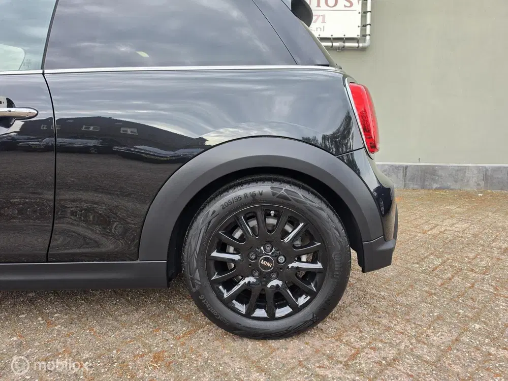 Mini Cooper 1.5 Cooper Classic Camera uit 2023, foto 6