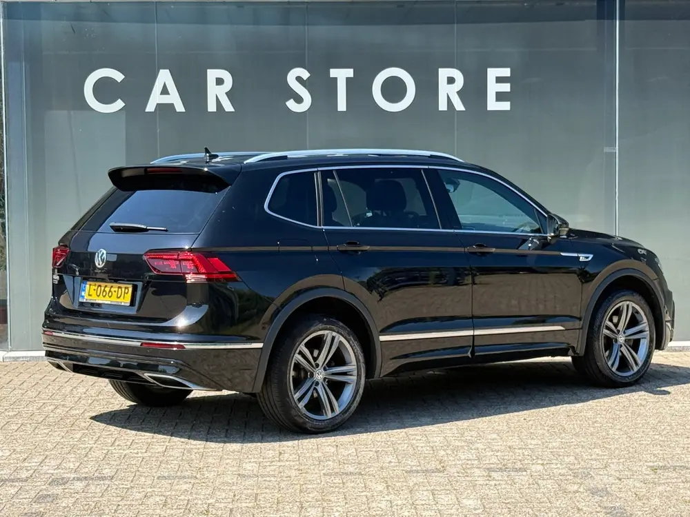 Volkswagen Tiguan Allspace 1.5 TSI Highline R-Line 7pers Pan uit 2021, foto 2