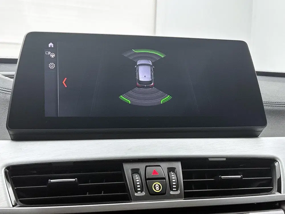 BMW X1 sDrive18i Executive Edition uit 2020, foto 16