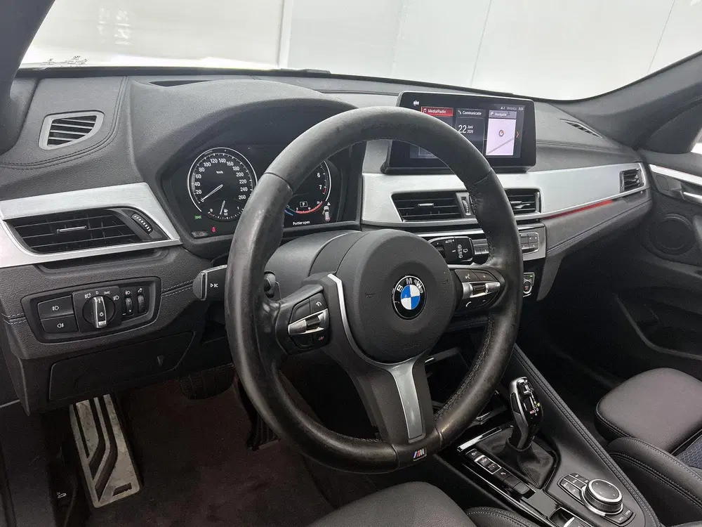 BMW X1 sDrive18i Executive Edition uit 2020, foto 20