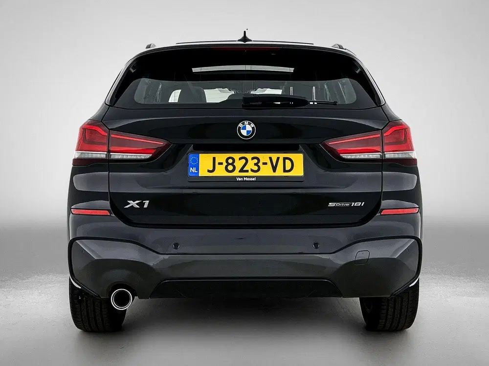 BMW X1 sDrive18i Executive Edition uit 2020, foto 3