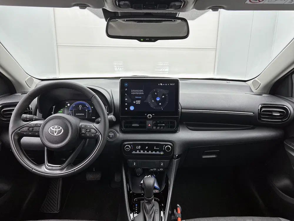 Toyota Yaris 1.5 Hybrid 115 Dynamic Comfort Pack (bj 20 uit 2025, foto 4