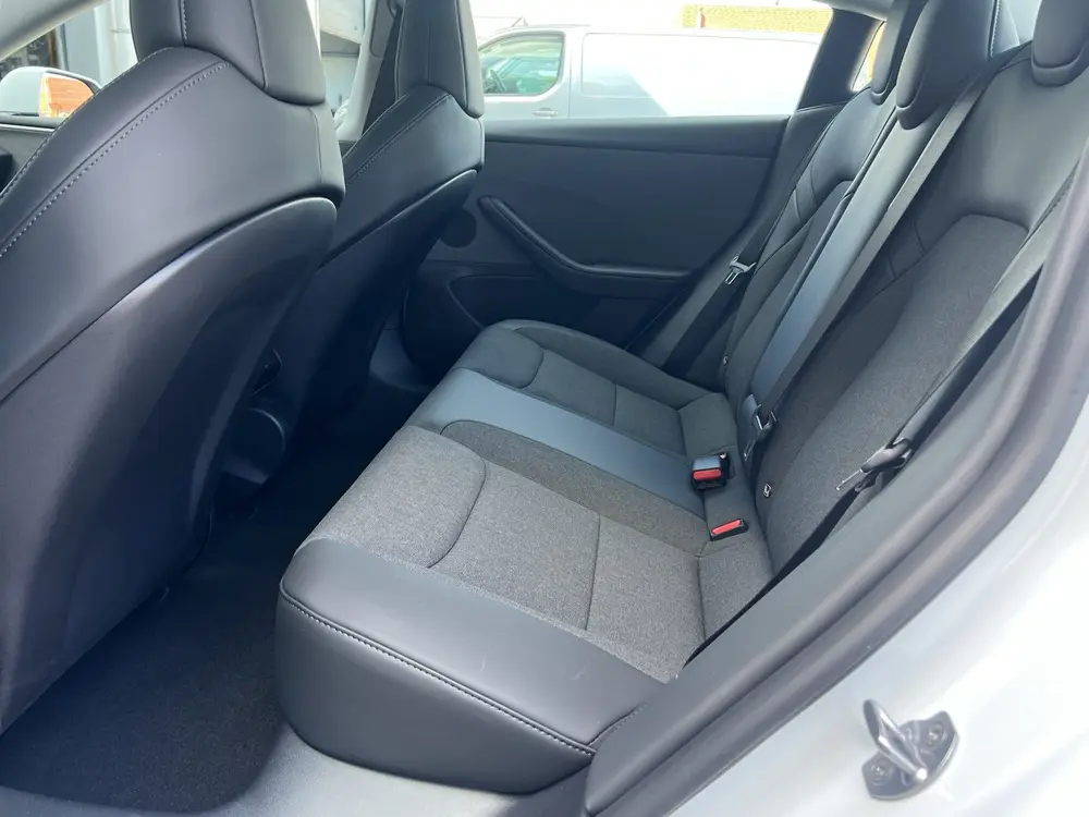 Tesla Model 3 RWD Direct Leverbaar NL Auto Incl. BTW Rij uit 2026, foto 7