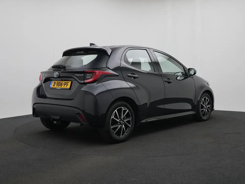 Toyota Yaris 1.5 Hybrid Dynamic uit 2024, foto 2