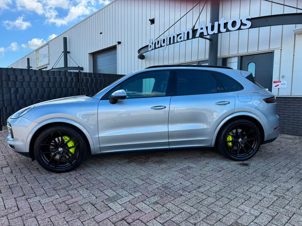 Porsche Cayenne 3.0 E-Hybrid sport chrono uit 2021, foto 17