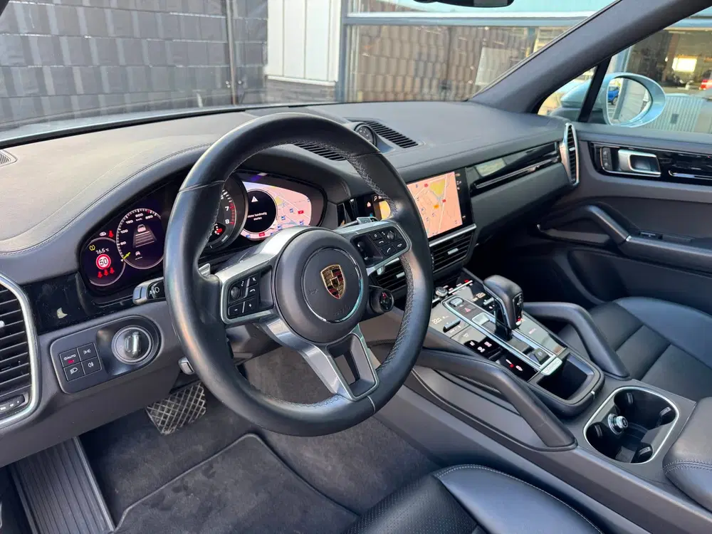 Porsche Cayenne 3.0 E-Hybrid sport chrono uit 2021, foto 2