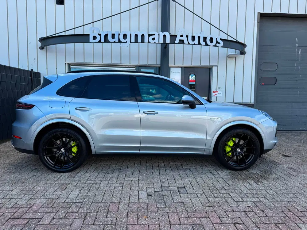 Porsche Cayenne 3.0 E-Hybrid sport chrono uit 2021, foto 3