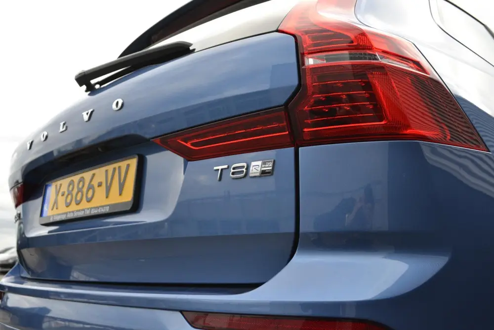 Volvo XC60 2.0 T8 Twin Engine AWD R-Design Schuif/kanteldak uit 2019, foto 13