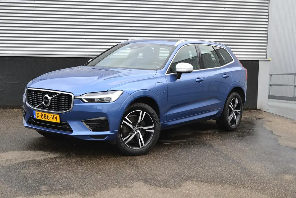 Volvo XC60 2.0 T8 Twin Engine AWD R-Design Schuif/kanteldak uit 2019, foto 2