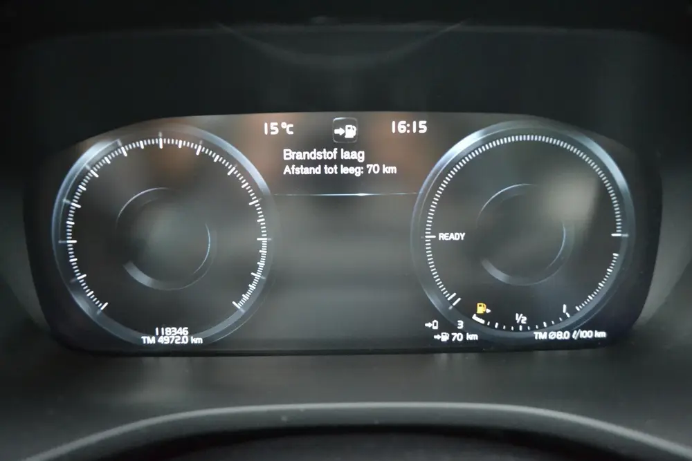 Volvo XC60 2.0 T8 Twin Engine AWD R-Design Schuif/kanteldak uit 2019, foto 6