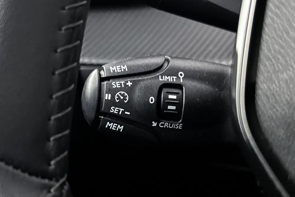 Peugeot 208 EV Active 50 kWh uit 2022, foto 17