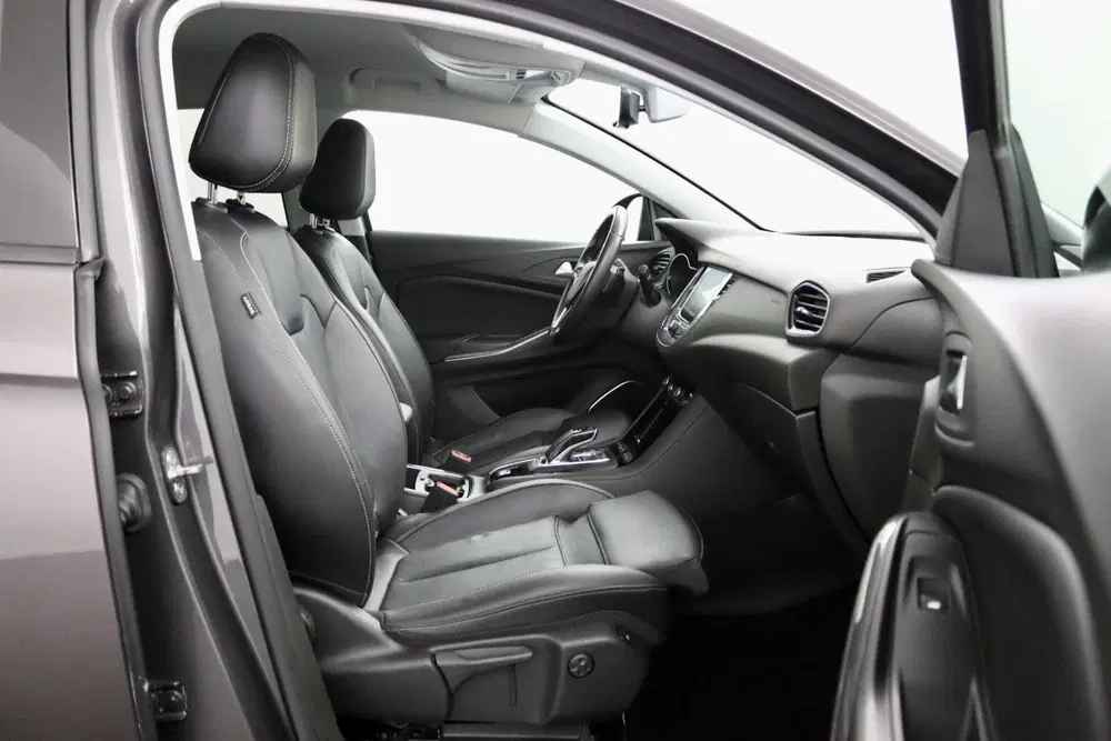 Opel Grandland X 1.6 Turbo Hybrid4 Innovation antraciet uit 2020, foto 13