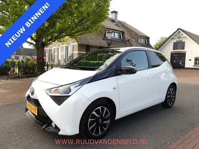 Toyota Aygo 1.0 VVT-i X-CITE TWO-TONE uit 2022