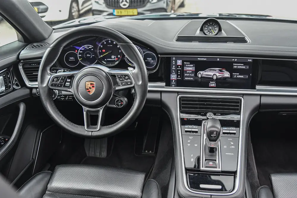 Porsche Panamera 2.9 4 E-Hybrid, Sport Chrono uit 2019, foto 11