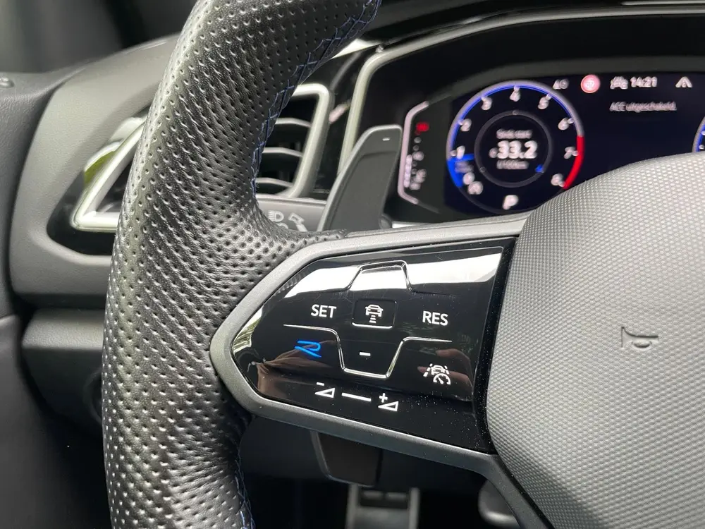 Volkswagen T-Roc R AKRA PANO SFEER CARPLAY CAMERA DIGITAAL C uit 2023, foto 15