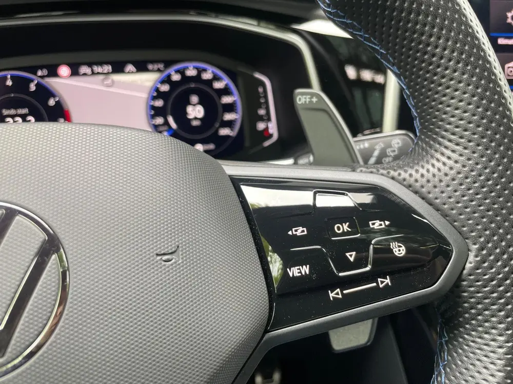 Volkswagen T-Roc R AKRA PANO SFEER CARPLAY CAMERA DIGITAAL C uit 2023, foto 17