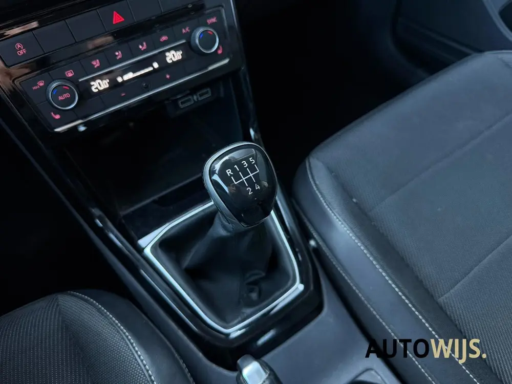 Volkswagen T-Cross 1.0 TSI Life Executive|Stoelverwarming|NL uit 2020, foto 20
