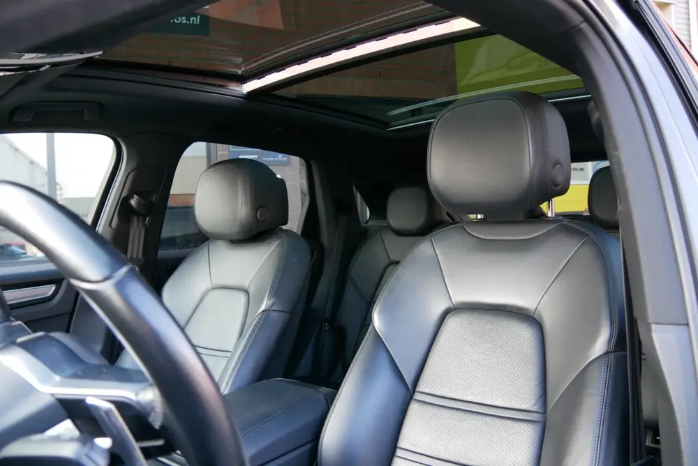 Porsche Cayenne 3.0 E-Hybrid. pano. sportchrono. memory. luc uit 2019, foto 12