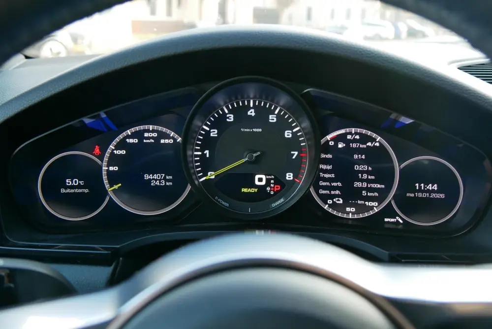 Porsche Cayenne 3.0 E-Hybrid. pano. sportchrono. memory. luc uit 2019, foto 17