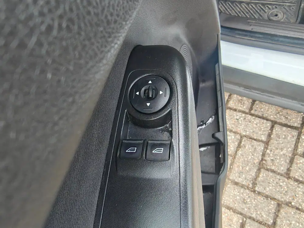 Ford Transit Courier 100pk Benzine met Airco uit 2019, foto 12