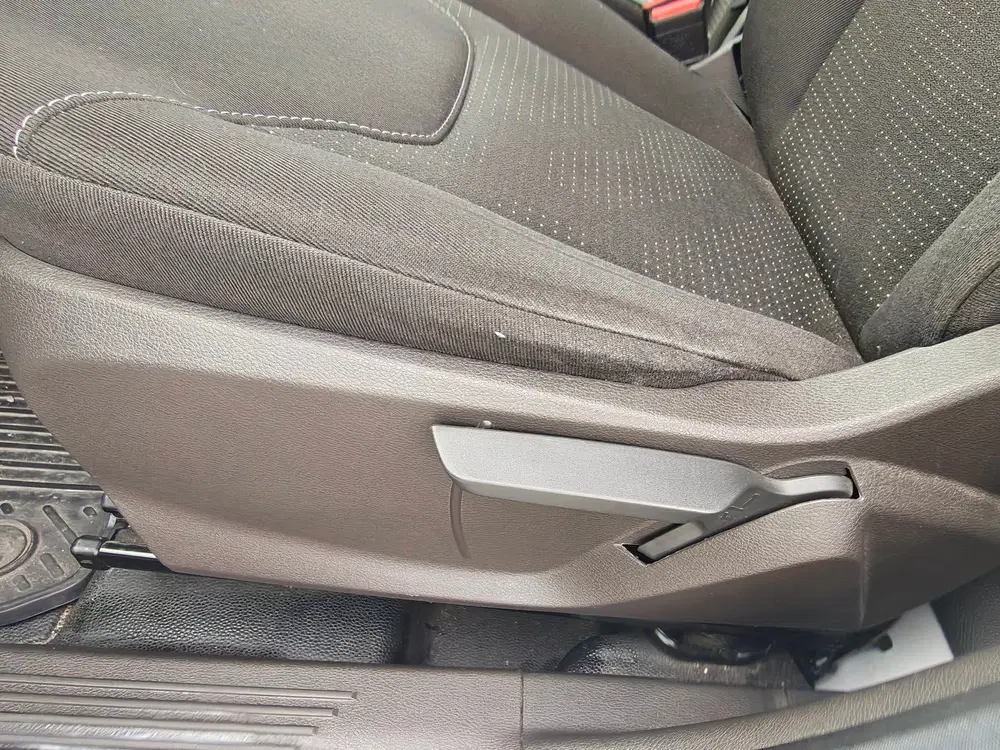 Ford Transit Courier 100pk Benzine met Airco uit 2019, foto 18