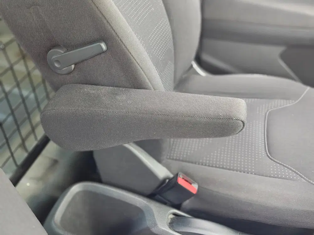 Ford Transit Courier 100pk Benzine met Airco uit 2019, foto 19
