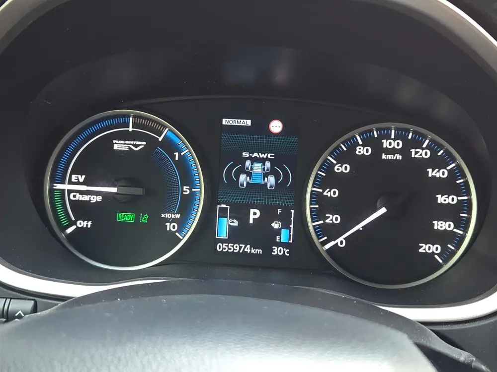 Mitsubishi Eclipse Cross 2.4 PHEV Instyle Navi uit 2021, foto 14