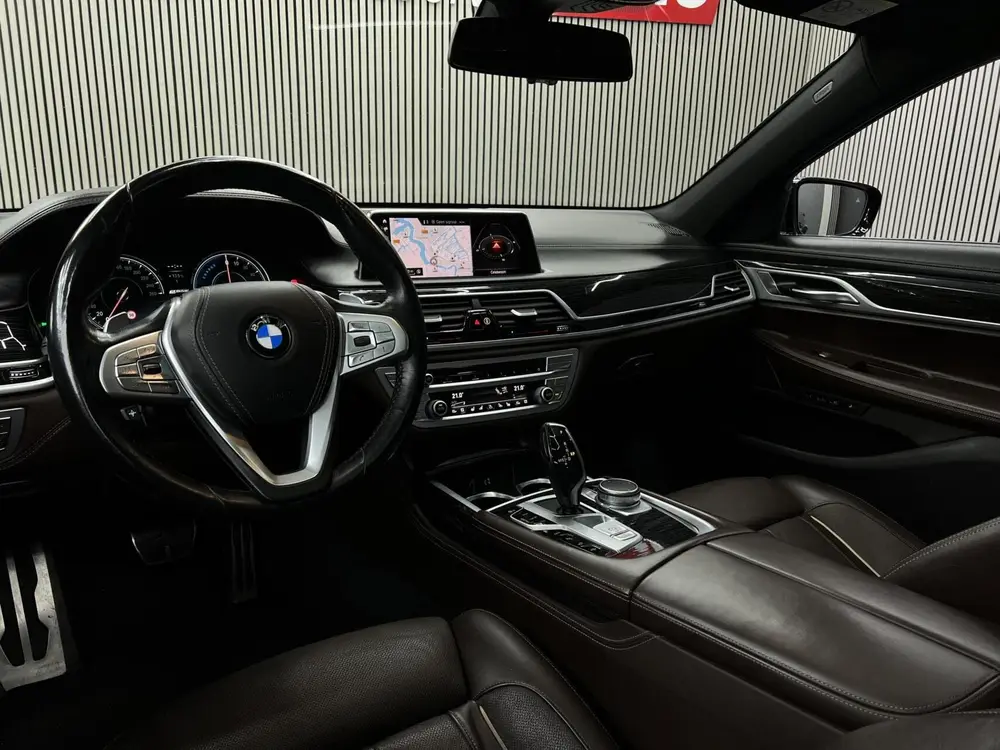 BMW 7-serie 740Le iPerformance M-PAKKET uit 2019, foto 2