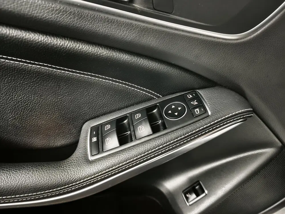 Mercedes-Benz GLA 200 Business uit 2020, foto 18