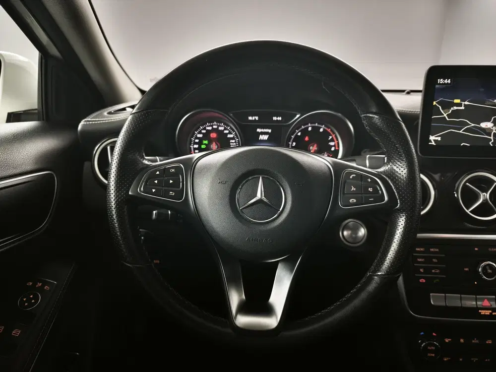 Mercedes-Benz GLA 200 Business uit 2020, foto 19