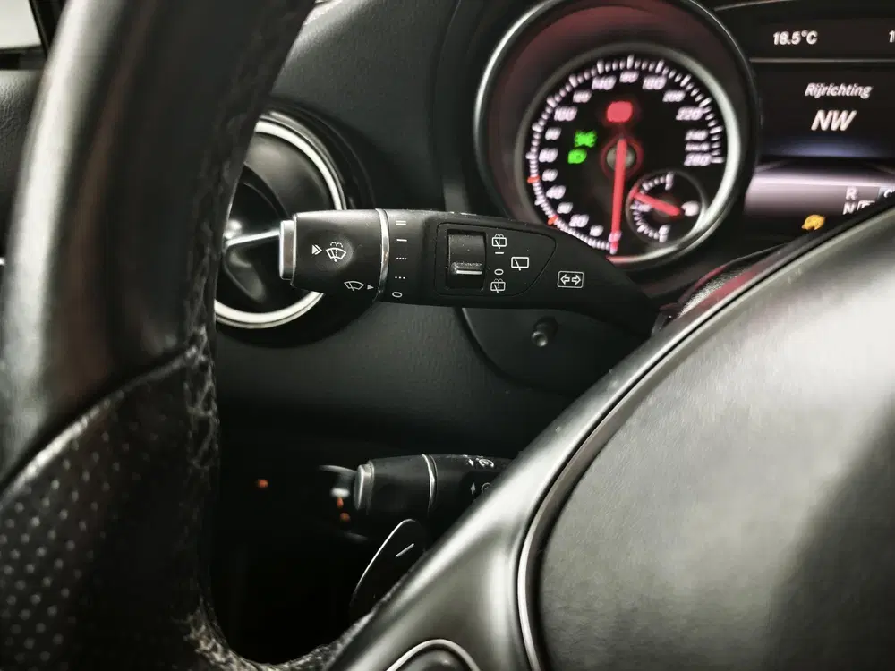Mercedes-Benz GLA 200 Business uit 2020, foto 20