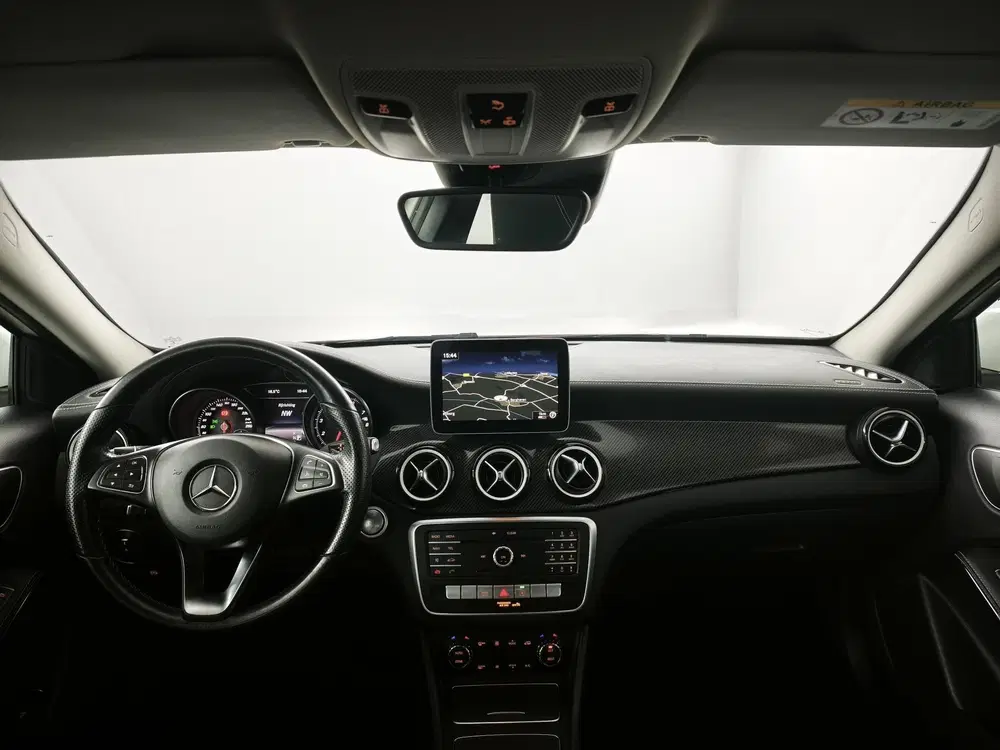 Mercedes-Benz GLA 200 Business uit 2020, foto 3