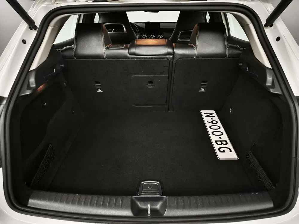 Mercedes-Benz GLA 200 Business uit 2020, foto 8