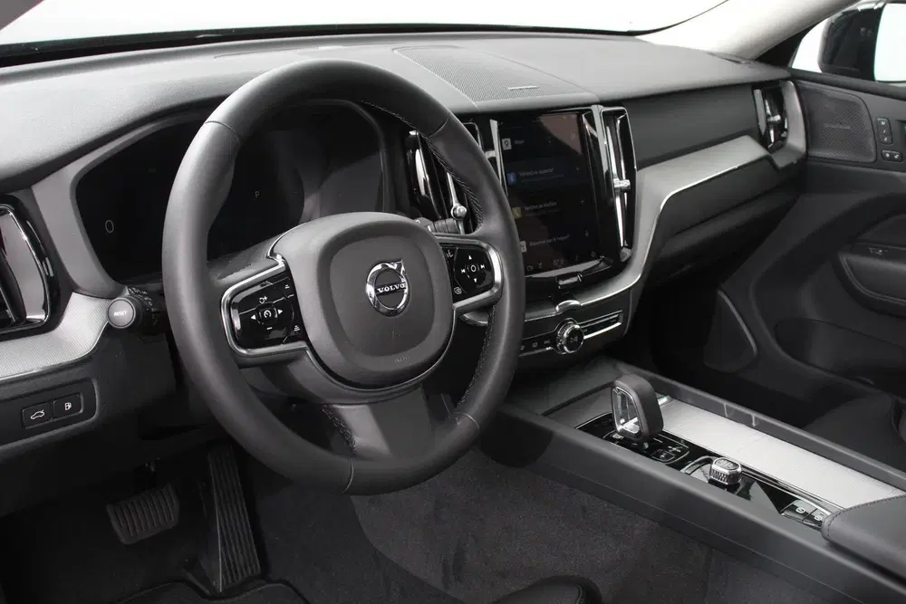 Volvo XC60 2.0 T6 398pk Plug-in hybrid AWD Plus Dark uit 2023, foto 11