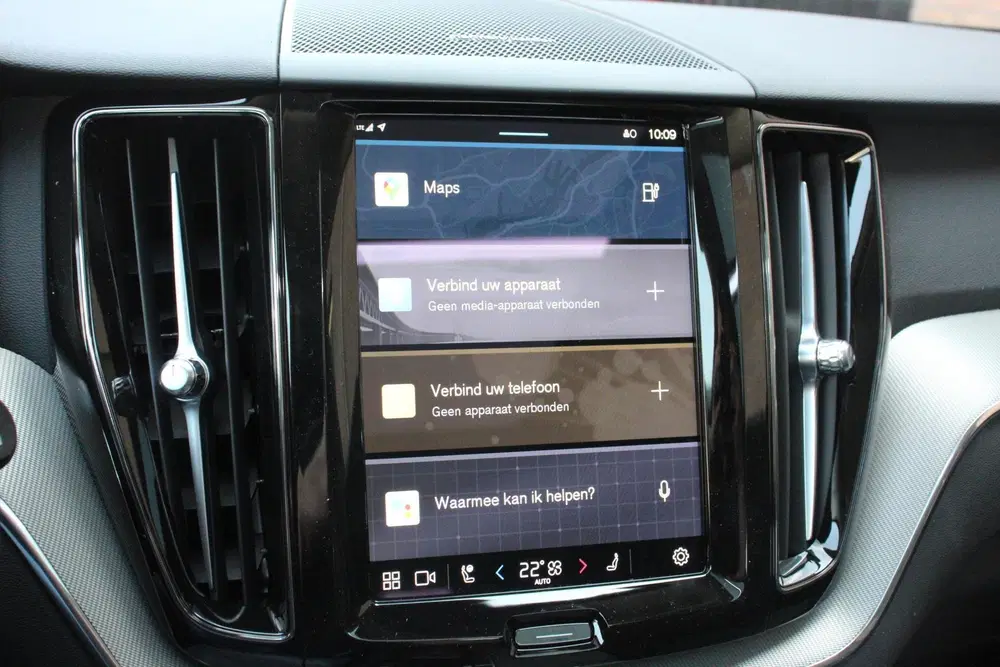 Volvo XC60 2.0 T6 398pk Plug-in hybrid AWD Plus Dark uit 2023, foto 13