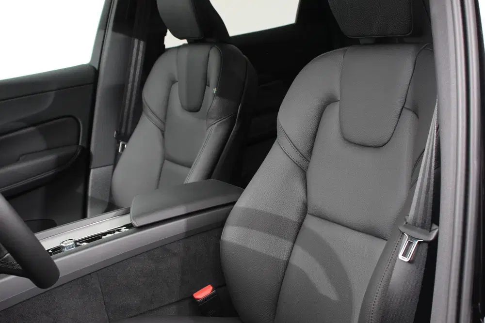 Volvo XC60 2.0 T6 398pk Plug-in hybrid AWD Plus Dark uit 2023, foto 19