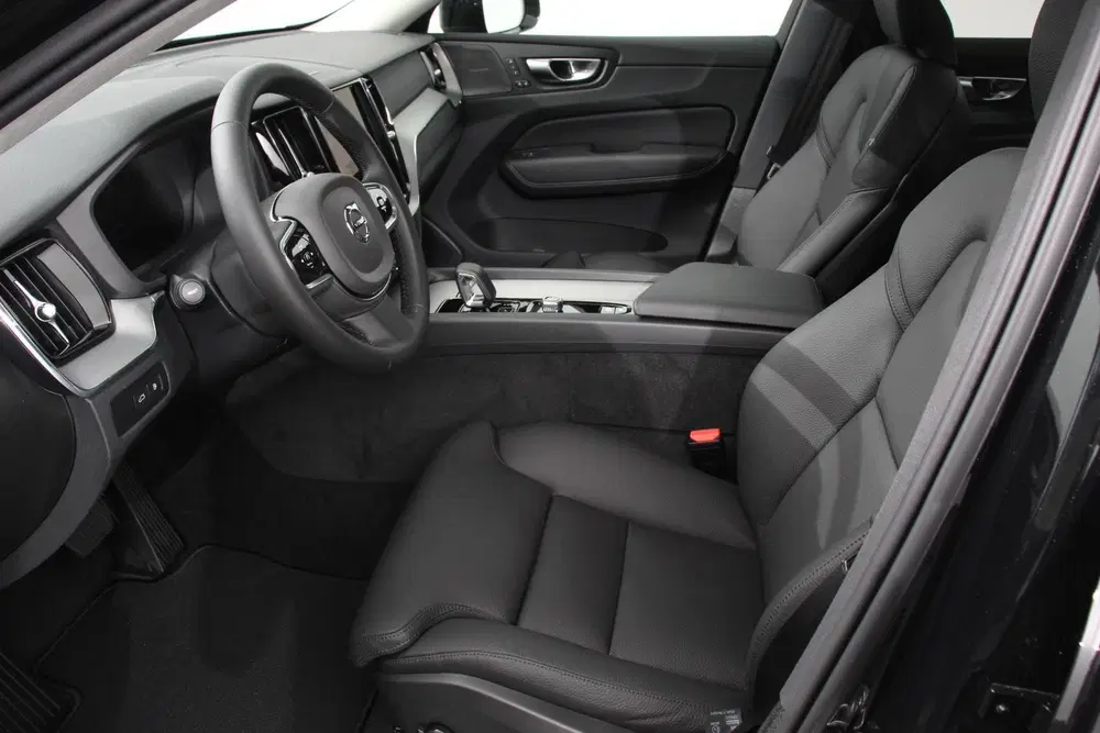 Volvo XC60 2.0 T6 398pk Plug-in hybrid AWD Plus Dark uit 2023, foto 9