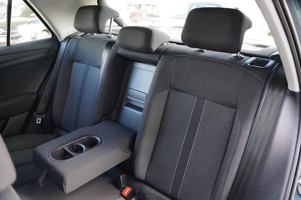 Volkswagen T-Roc 1.0 TSI 110pk Life | Trekhaak | Navigatie | uit 2023, foto 16